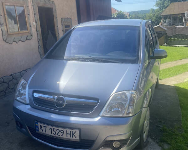 Серый Опель Мерива, объемом двигателя 1.36 л и пробегом 98 тыс. км за 4800 $, фото 1 на Automoto.ua