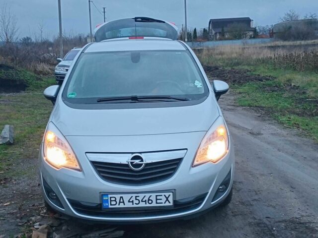 Сірий Опель Меріва, об'ємом двигуна 1.7 л та пробігом 135 тис. км за 7500 $, фото 1 на Automoto.ua