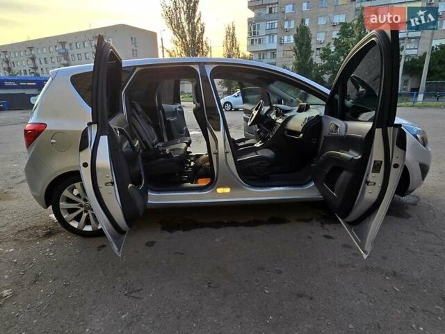 Серый Опель Мерива, объемом двигателя 1.36 л и пробегом 203 тыс. км за 7800 $, фото 1 на Automoto.ua