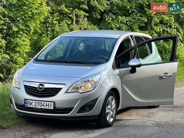 Серый Опель Мерива, объемом двигателя 1.36 л и пробегом 76 тыс. км за 8600 $, фото 1 на Automoto.ua