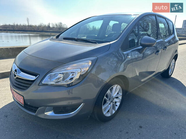 Серый Опель Мерива, объемом двигателя 1.62 л и пробегом 102 тыс. км за 8200 $, фото 1 на Automoto.ua
