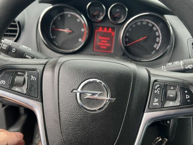 Синий Опель Мерива, объемом двигателя 1.3 л и пробегом 220 тыс. км за 2500 $, фото 1 на Automoto.ua