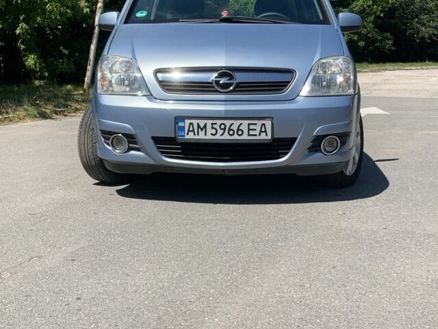 Синий Опель Мерива, объемом двигателя 1.6 л и пробегом 257 тыс. км за 4800 $, фото 1 на Automoto.ua