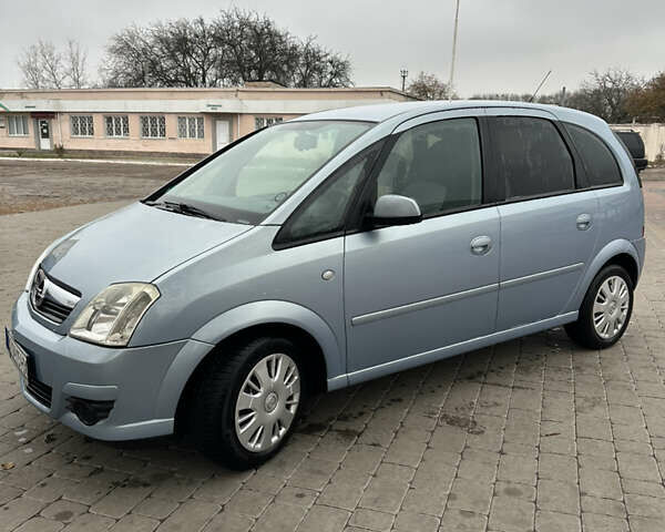 Синий Опель Мерива, объемом двигателя 1.36 л и пробегом 164 тыс. км за 5000 $, фото 1 на Automoto.ua