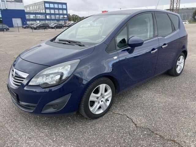 Синий Опель Мерива, объемом двигателя 1.7 л и пробегом 209 тыс. км за 2500 $, фото 1 на Automoto.ua