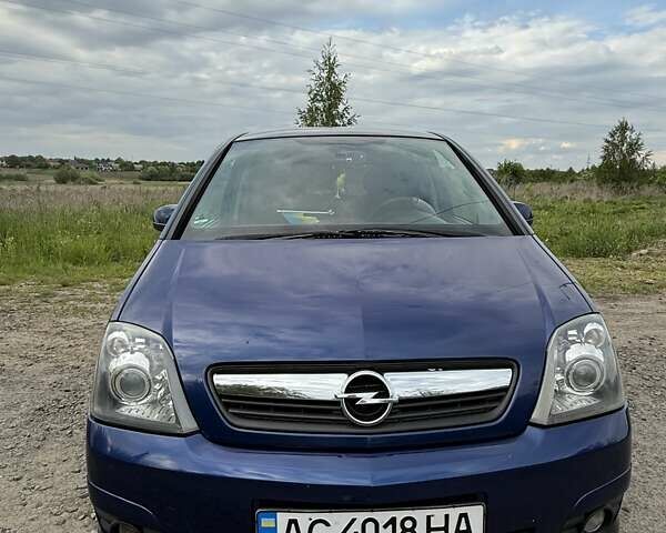 Синий Опель Мерива, объемом двигателя 1.6 л и пробегом 239 тыс. км за 5500 $, фото 1 на Automoto.ua