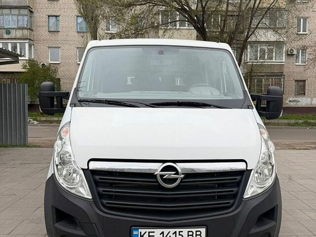 Белый Опель Movano, объемом двигателя 0 л и пробегом 220 тыс. км за 16999 $, фото 1 на Automoto.ua