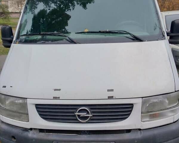 Белый Опель Movano, объемом двигателя 2.5 л и пробегом 238 тыс. км за 5200 $, фото 1 на Automoto.ua