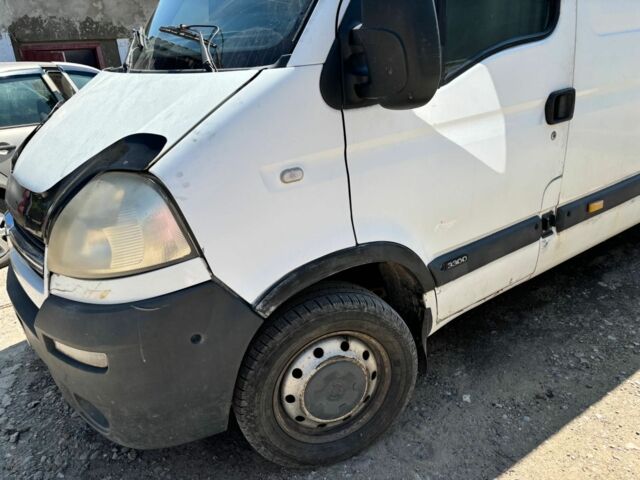 Белый Опель Movano, объемом двигателя 2.5 л и пробегом 400 тыс. км за 5000 $, фото 1 на Automoto.ua
