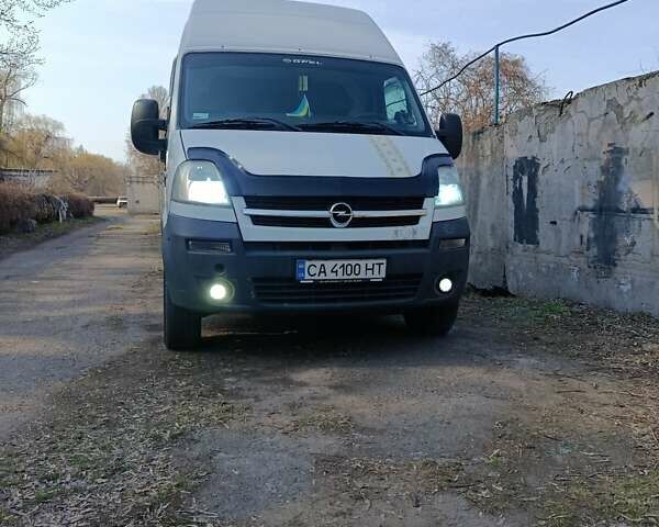 Белый Опель Movano, объемом двигателя 2.46 л и пробегом 452 тыс. км за 7500 $, фото 1 на Automoto.ua
