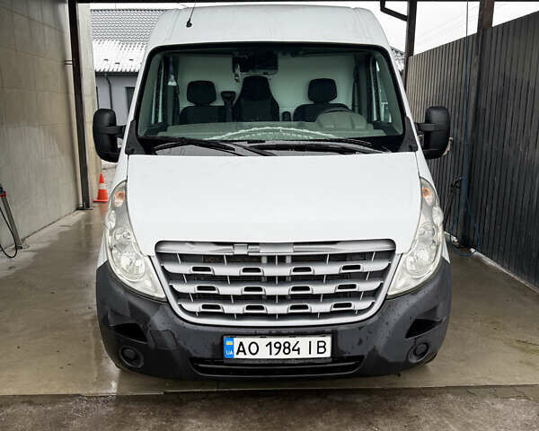 Белый Опель Movano, объемом двигателя 2.3 л и пробегом 199 тыс. км за 12500 $, фото 1 на Automoto.ua