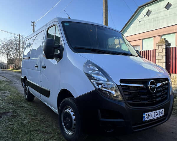 Белый Опель Movano, объемом двигателя 2.3 л и пробегом 143 тыс. км за 16699 $, фото 1 на Automoto.ua