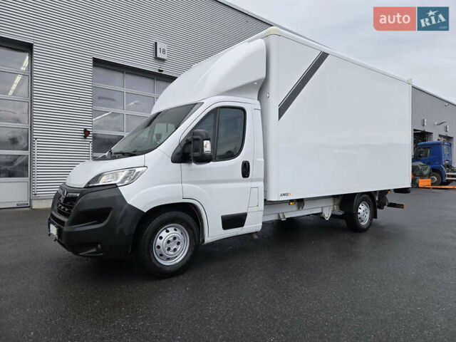 Білий Опель Movano, об'ємом двигуна 2.2 л та пробігом 190 тис. км за 26899 $, фото 1 на Automoto.ua