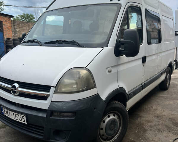 Белый Опель Movano, объемом двигателя 2.5 л и пробегом 360 тыс. км за 3300 $, фото 1 на Automoto.ua