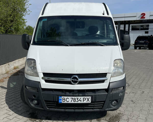 Белый Опель Movano, объемом двигателя 2.46 л и пробегом 404 тыс. км за 6400 $, фото 1 на Automoto.ua