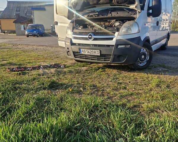 Белый Опель Movano, объемом двигателя 2.46 л и пробегом 411 тыс. км за 7000 $, фото 1 на Automoto.ua