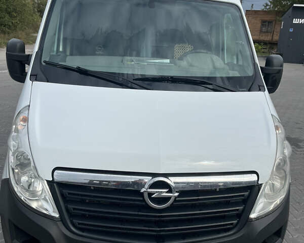 Білий Опель Movano, об'ємом двигуна 2.3 л та пробігом 301 тис. км за 17500 $, фото 1 на Automoto.ua