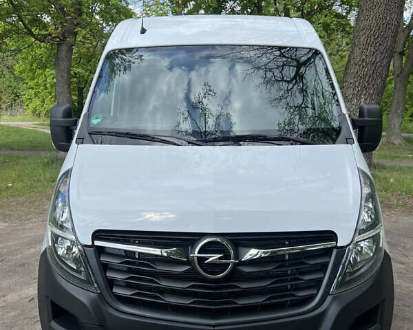 Белый Опель Movano, объемом двигателя 2.3 л и пробегом 218 тыс. км за 15700 $, фото 1 на Automoto.ua