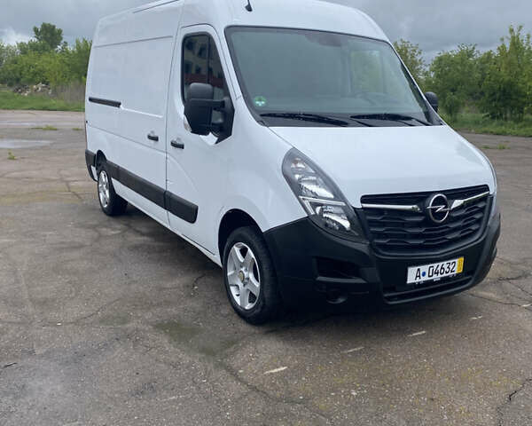 Белый Опель Movano, объемом двигателя 0 л и пробегом 280 тыс. км за 16900 $, фото 1 на Automoto.ua