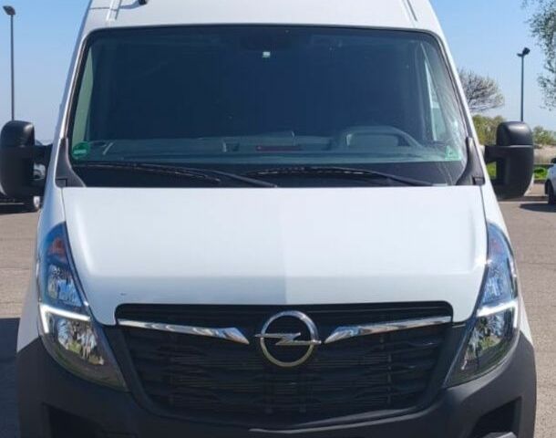 Белый Опель Movano, объемом двигателя 2.3 л и пробегом 62 тыс. км за 25000 $, фото 1 на Automoto.ua
