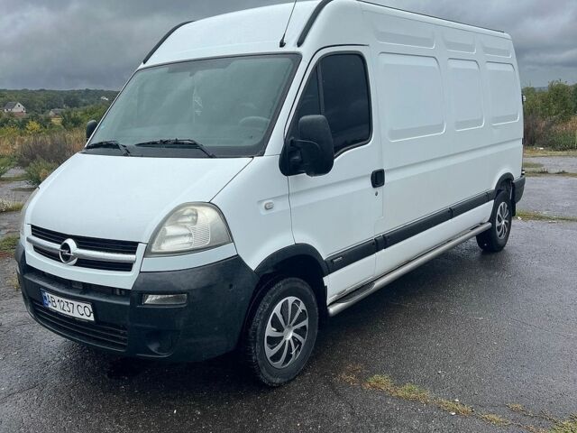 Белый Опель Movano, объемом двигателя 2.5 л и пробегом 432 тыс. км за 7700 $, фото 1 на Automoto.ua