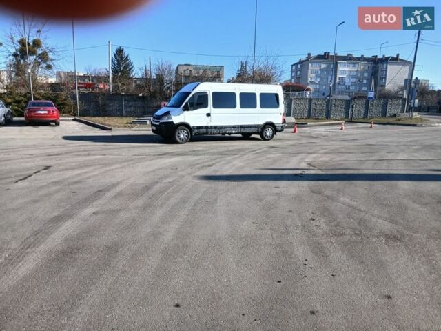 Белый Опель Movano, объемом двигателя 0 л и пробегом 537 тыс. км за 4500 $, фото 1 на Automoto.ua