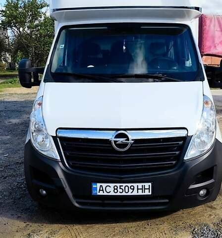 Белый Опель Movano, объемом двигателя 2.3 л и пробегом 400 тыс. км за 22800 $, фото 1 на Automoto.ua