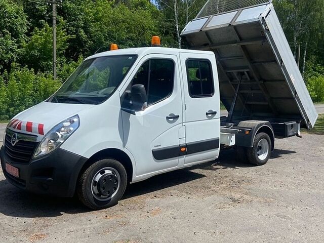 Белый Опель Movano, объемом двигателя 2.5 л и пробегом 238 тыс. км за 20700 $, фото 1 на Automoto.ua