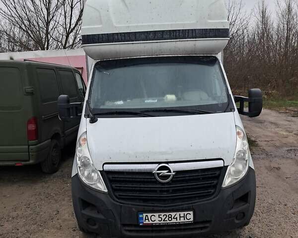 Белый Опель Movano, объемом двигателя 2.3 л и пробегом 470 тыс. км за 13000 $, фото 1 на Automoto.ua