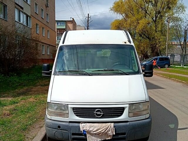 Белый Опель Movano, объемом двигателя 2.2 л и пробегом 330 тыс. км за 2500 $, фото 1 на Automoto.ua