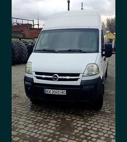 Белый Опель Movano, объемом двигателя 2.5 л и пробегом 420 тыс. км за 8000 $, фото 1 на Automoto.ua