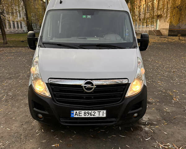 Белый Опель Movano, объемом двигателя 2.3 л и пробегом 581 тыс. км за 13900 $, фото 1 на Automoto.ua