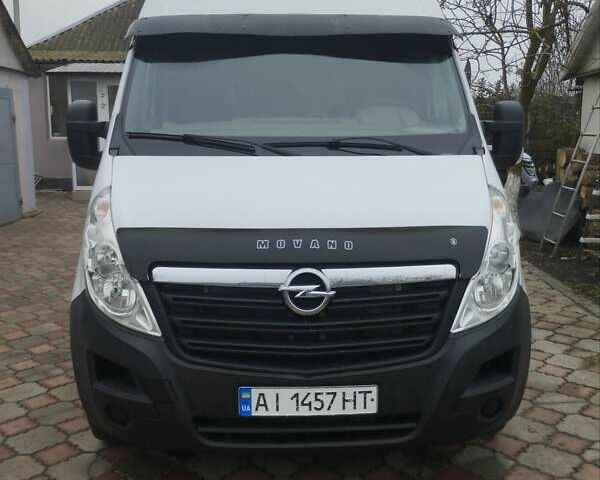 Белый Опель Movano, объемом двигателя 2.3 л и пробегом 297 тыс. км за 15000 $, фото 1 на Automoto.ua