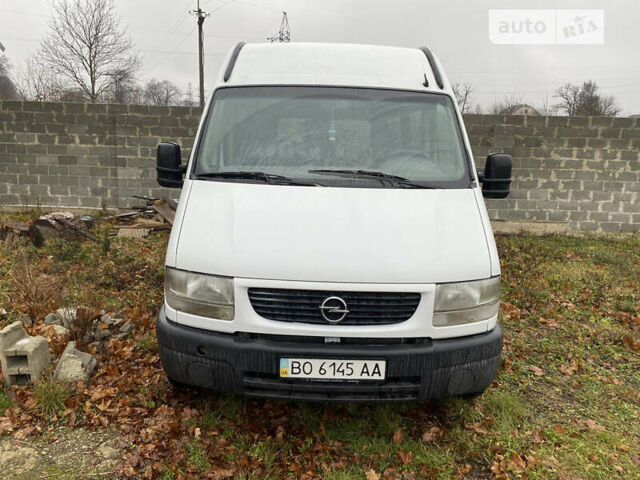 Белый Опель Movano, объемом двигателя 2.8 л и пробегом 384 тыс. км за 3900 $, фото 1 на Automoto.ua