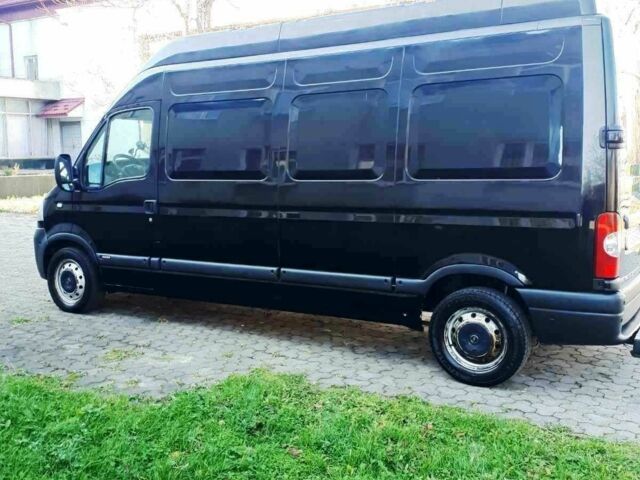 Черный Опель Movano, объемом двигателя 2.5 л и пробегом 315 тыс. км за 7900 $, фото 1 на Automoto.ua