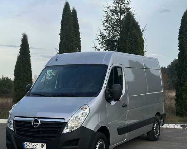 Серый Опель Movano, объемом двигателя 2.3 л и пробегом 272 тыс. км за 17500 $, фото 1 на Automoto.ua