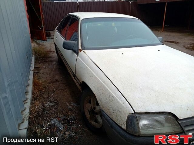 Белый Опель Омега, объемом двигателя 2 л и пробегом 0 тыс. км за 350 $, фото 1 на Automoto.ua