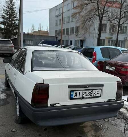 Білий Опель Омега, об'ємом двигуна 1.8 л та пробігом 510 тис. км за 1100 $, фото 1 на Automoto.ua