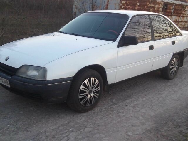Белый Опель Омега, объемом двигателя 0 л и пробегом 160 тыс. км за 1100 $, фото 1 на Automoto.ua