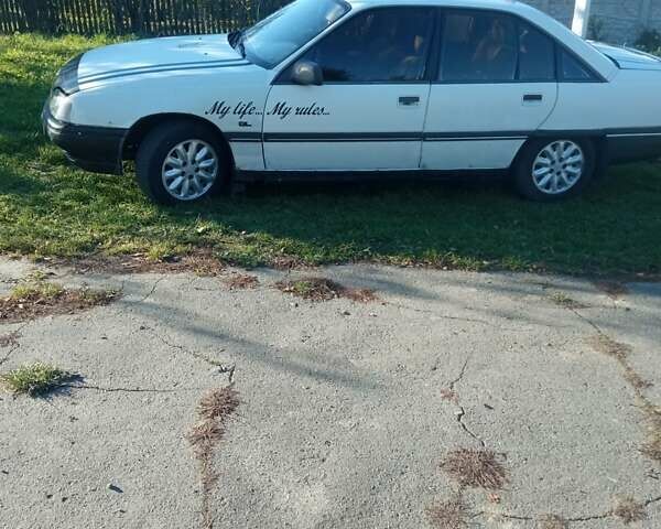 Белый Опель Омега, объемом двигателя 2 л и пробегом 400 тыс. км за 950 $, фото 1 на Automoto.ua