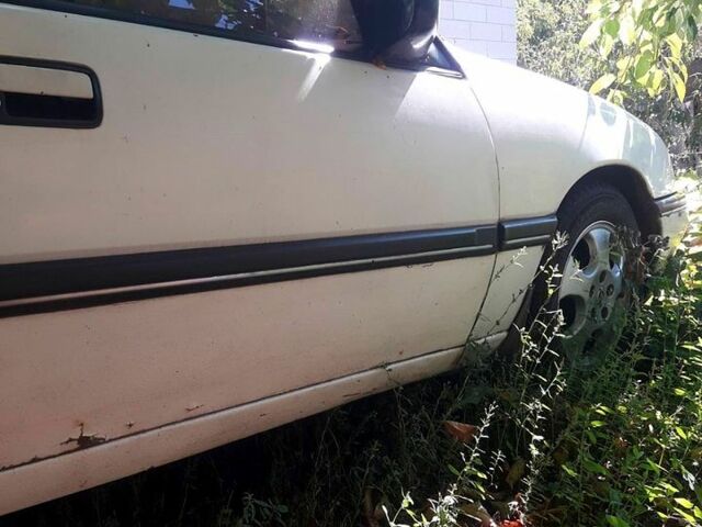 Білий Опель Омега, об'ємом двигуна 1.8 л та пробігом 400 тис. км за 1300 $, фото 1 на Automoto.ua