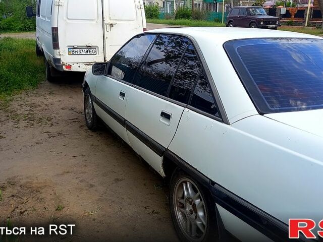 Белый Опель Омега, объемом двигателя 2 л и пробегом 299 тыс. км за 1100 $, фото 1 на Automoto.ua