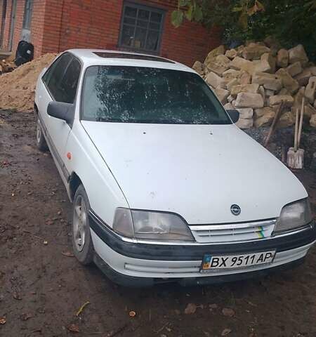 Опель Омега 1988 в Хмельницком на Automoto.ua Белый Опель Омега, объемом двигателя 2 л и пробегом 300 тыс. км за 1400 $, фото 1 на Automoto.ua