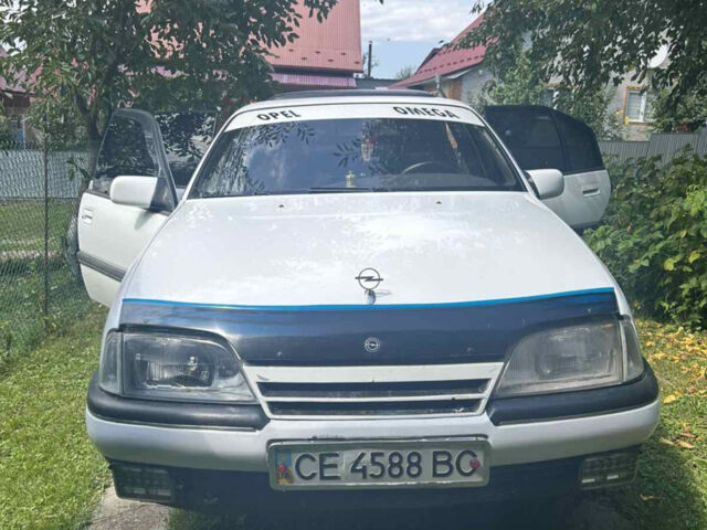 Белый Опель Омега, объемом двигателя 2 л и пробегом 300 тыс. км за 1500 $, фото 1 на Automoto.ua