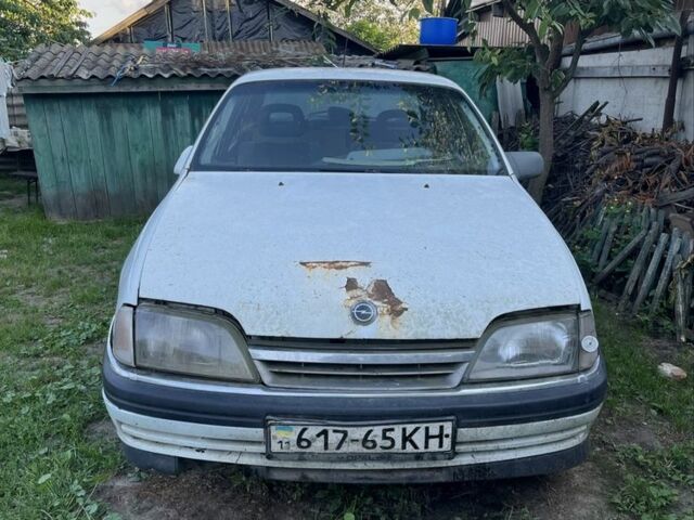Білий Опель Омега, об'ємом двигуна 2 л та пробігом 350 тис. км за 500 $, фото 1 на Automoto.ua