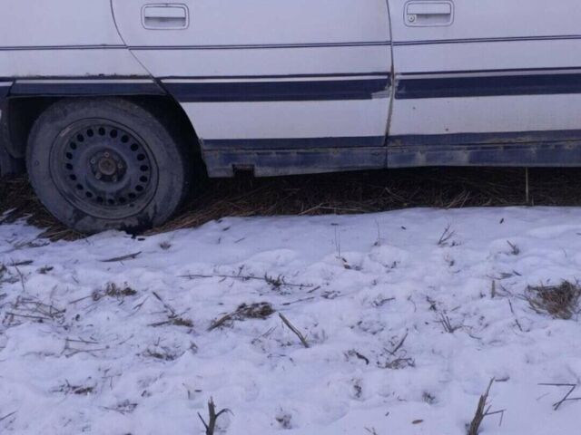 Белый Опель Омега, объемом двигателя 2 л и пробегом 400 тыс. км за 450 $, фото 1 на Automoto.ua