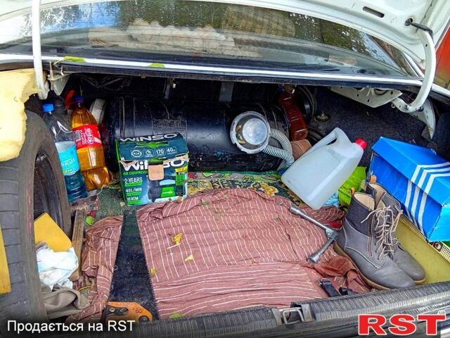 Опель Омега 1992 в Очакове на Automoto.ua Белый Опель Омега, объемом двигателя 2 л и пробегом 350 тыс. км за 1600 $, фото 1 на Automoto.ua