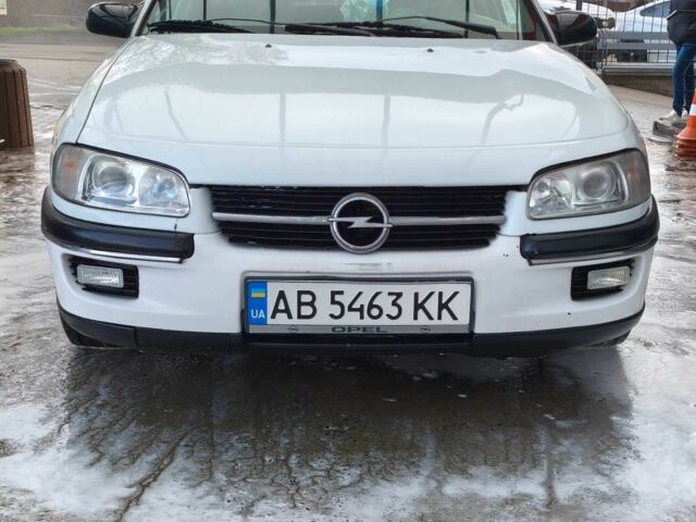 Белый Опель Омега, объемом двигателя 2 л и пробегом 308 тыс. км за 2200 $, фото 1 на Automoto.ua