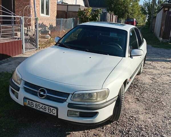 Белый Опель Омега, объемом двигателя 2 л и пробегом 247 тыс. км за 2500 $, фото 1 на Automoto.ua
