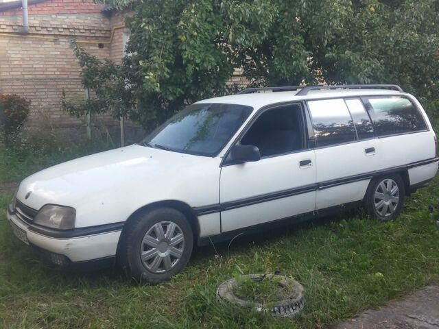 Белый Опель Омега, объемом двигателя 2 л и пробегом 330 тыс. км за 2500 $, фото 1 на Automoto.ua